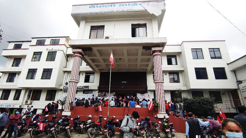 कांग्रेसका १२ युवा नेताले भने– प्रधानन्यायाधीश प्रकरणमा कांग्रेस मौन बस्न मिल्दैन